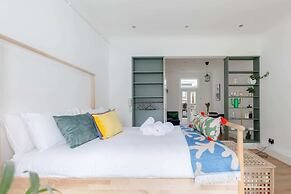 Central & Charmingly Curated 1BD Wifi Fulham