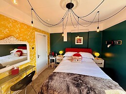 Brightham House Boutique Bed & Breakfast