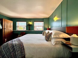 Brightham House Boutique Bed & Breakfast