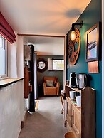 Brightham House Boutique Bed & Breakfast