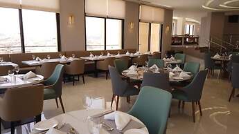H Luxury Hotel