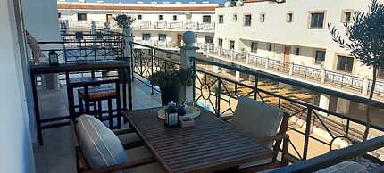 Paramount Gardens Resorts C201