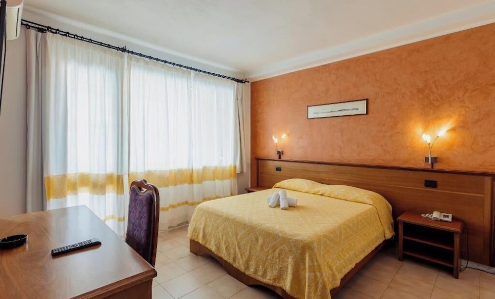 Club Malaspina Hotel & Resort