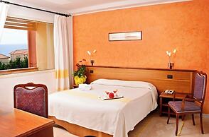 Club Malaspina Hotel & Resort