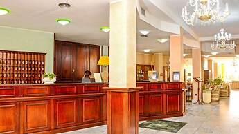 Club Malaspina Hotel & Resort