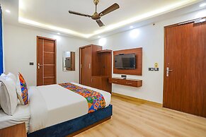 FabHotel RS Golden