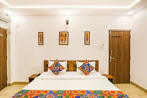 Fabhotel Duke Inn