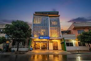 Fabhotel Duke Inn