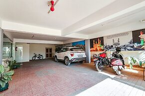 Fabhotel Lavish Palms
