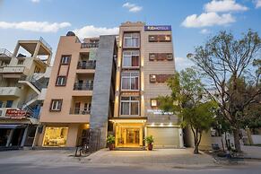 Fabhotel Royal Platinum Suites