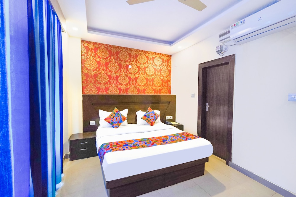 Fabhotel Green View Palace