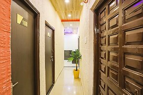 Fabhotel Universal Stay Inn