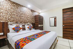 Fabhotel Empire Suites