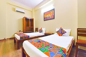 Fabhotel Golden Manor Inn