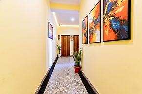 Fabhotel Golden Manor Inn