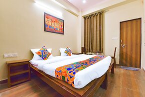 Fabhotel Golden Manor Inn