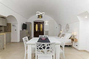 Sant Oronzo View Apartment by Wonderful Italy