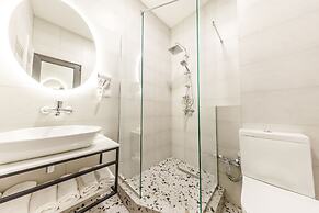 Doors Hotel