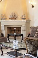 Villa Aris: A Serene Experience, 3BRs, Pool & Bbq