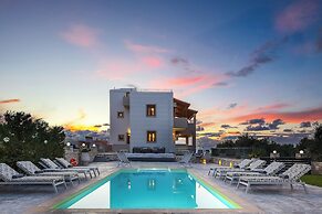 Villa Aris: A Serene Experience, 3BRs, Pool & Bbq