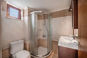 Villa Aris: A Serene Experience, 3BRs, Pool & Bbq