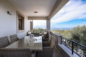Villa Aris: A Serene Experience, 3BRs, Pool & Bbq