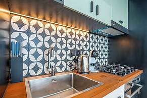 Luxury Brand New 2BR Apt at Dubai Hills
