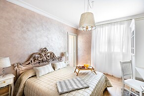 Luxury Lakefront Catullo with pool