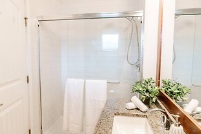 Lakefront Pool Side Townhouse -barona Beach