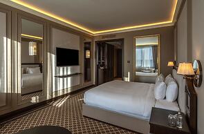 GoldenEye Hotel & Casino