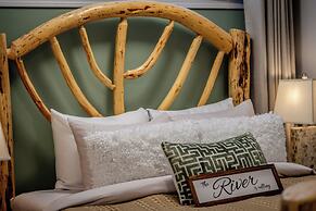 Rayleigh River Retreat - Garden Oasis
