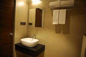 Rajathadri Royal Inn