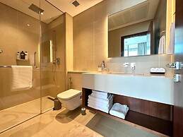 Panoramic 2BR with Marina View