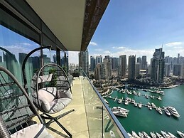 Panoramic 2BR with Marina View