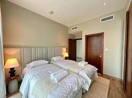 Panoramic 2BR with Marina View