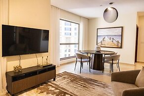 Modern 2BR Oasis with Breathtaking Views