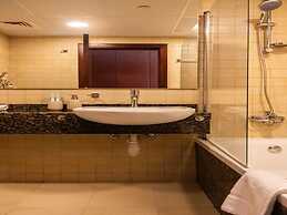Modern 2BR Oasis with Breathtaking Views