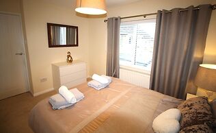 3 Bed House - Sleeps 6 - Fully Refurbished
