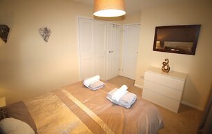 3 Bed House - Sleeps 6 - Fully Refurbished