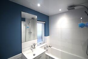 3 Bed House - Sleeps 6 - Fully Refurbished