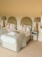 Nest Farmhouse