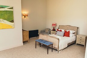 Nest Farmhouse