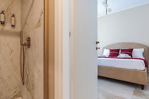 Decimo Meridio- At Spanish Steps-