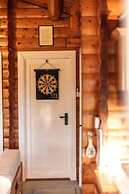 Spacious 3 Bed Log Cabin in Snowdonia