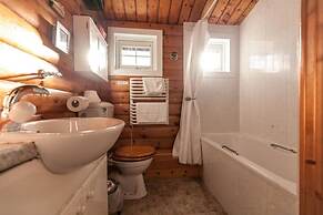 Spacious 3 Bed Log Cabin in Snowdonia
