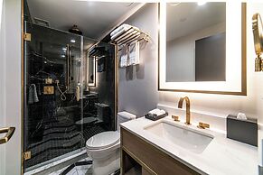 Iris Hotel Boston