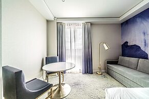 Iris Hotel Boston