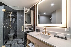 Iris Hotel Boston