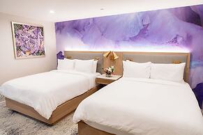 Iris Hotel Boston