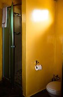 Self Catering Chalets - Manyeleti